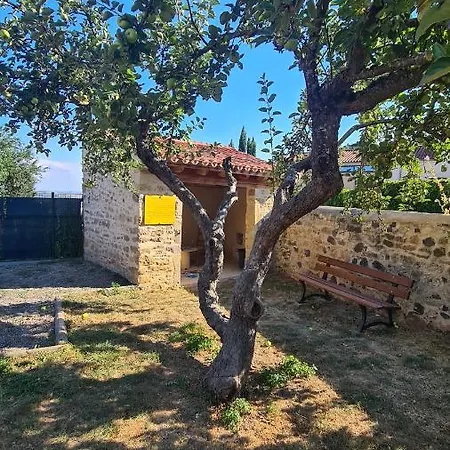 Ferienhaus Charmante Maison De Bourg, Dans Les Hauteurs Auvergnate ! Nonette