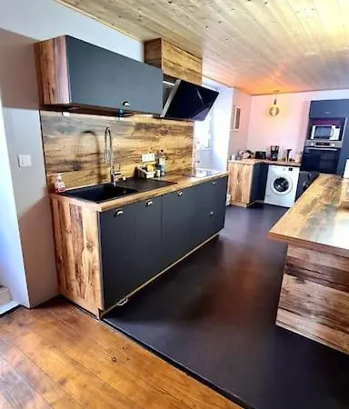 Ferienhaus Charmante Maison De Bourg, Dans Les Hauteurs Auvergnate ! Nonette